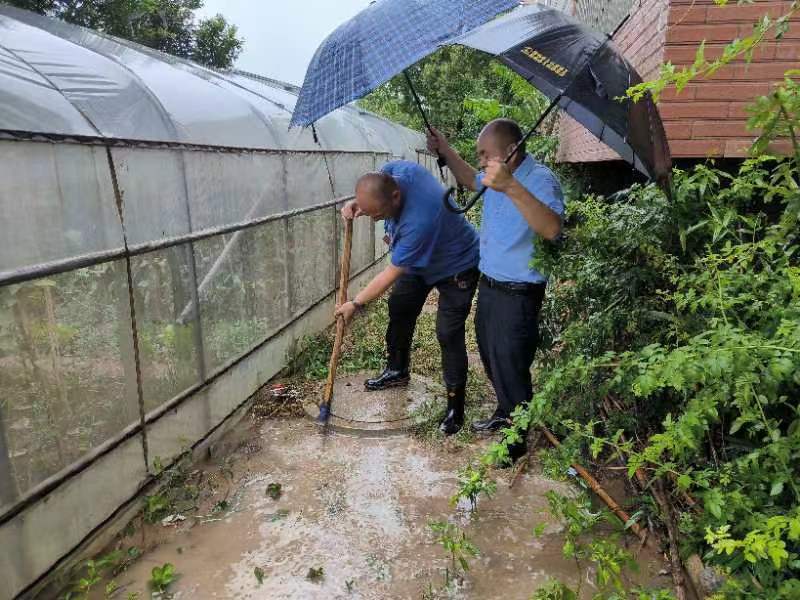 暴雨來襲丨亞太物業(yè)防汛在行動，為業(yè)主撐起“安全傘”